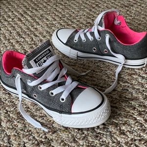 Girls Converse shoes. Gray and Hot Pink. Size 12
